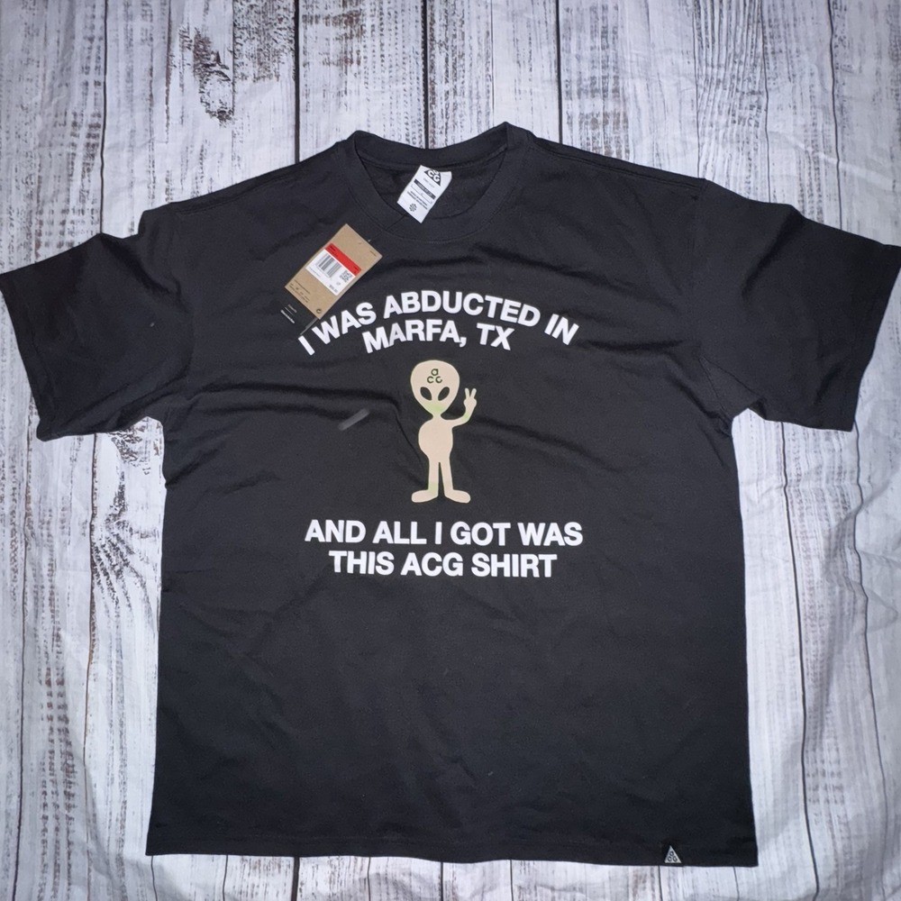 Nike ACG Alien Abduction Graphic Loose Fit T-Shirt Men's Size L HV2168-010 NWT